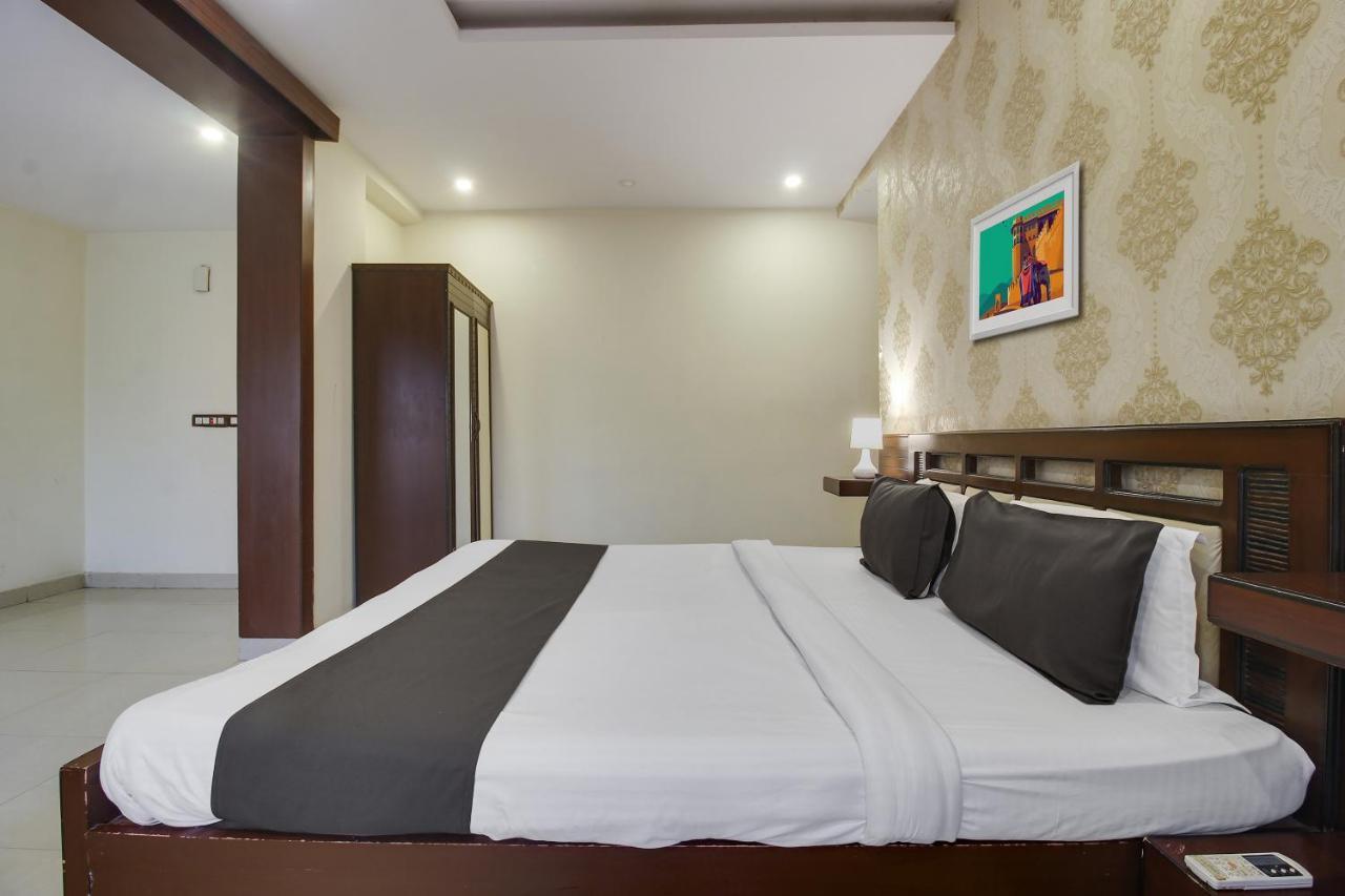 היידראבד Flagship Grand Sandarshini Inn Near Mgbs Bus Station מראה חיצוני תמונה