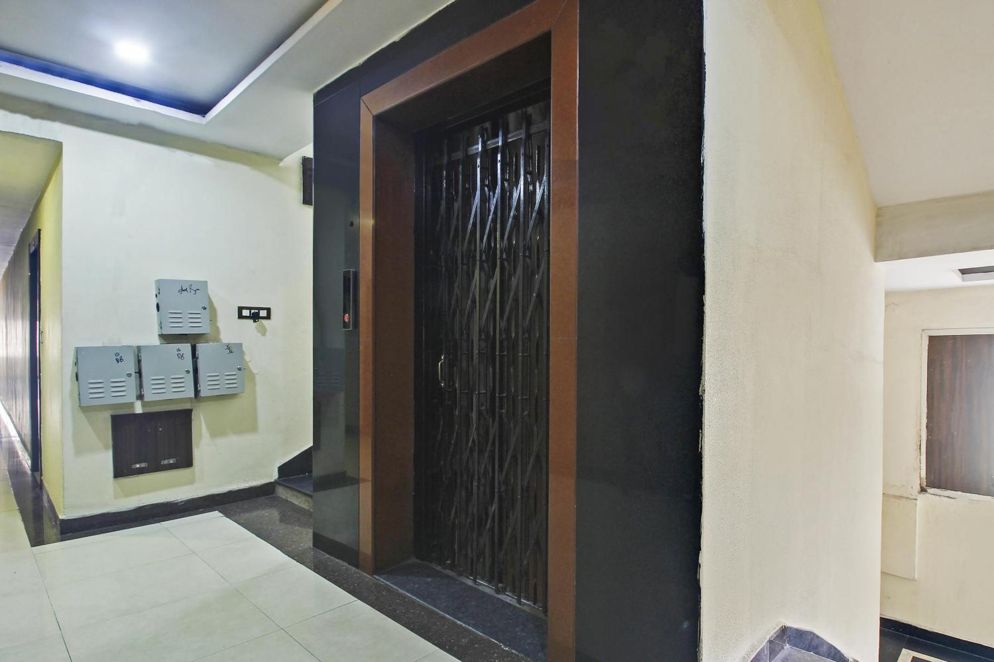 היידראבד Flagship Grand Sandarshini Inn Near Mgbs Bus Station מראה חיצוני תמונה