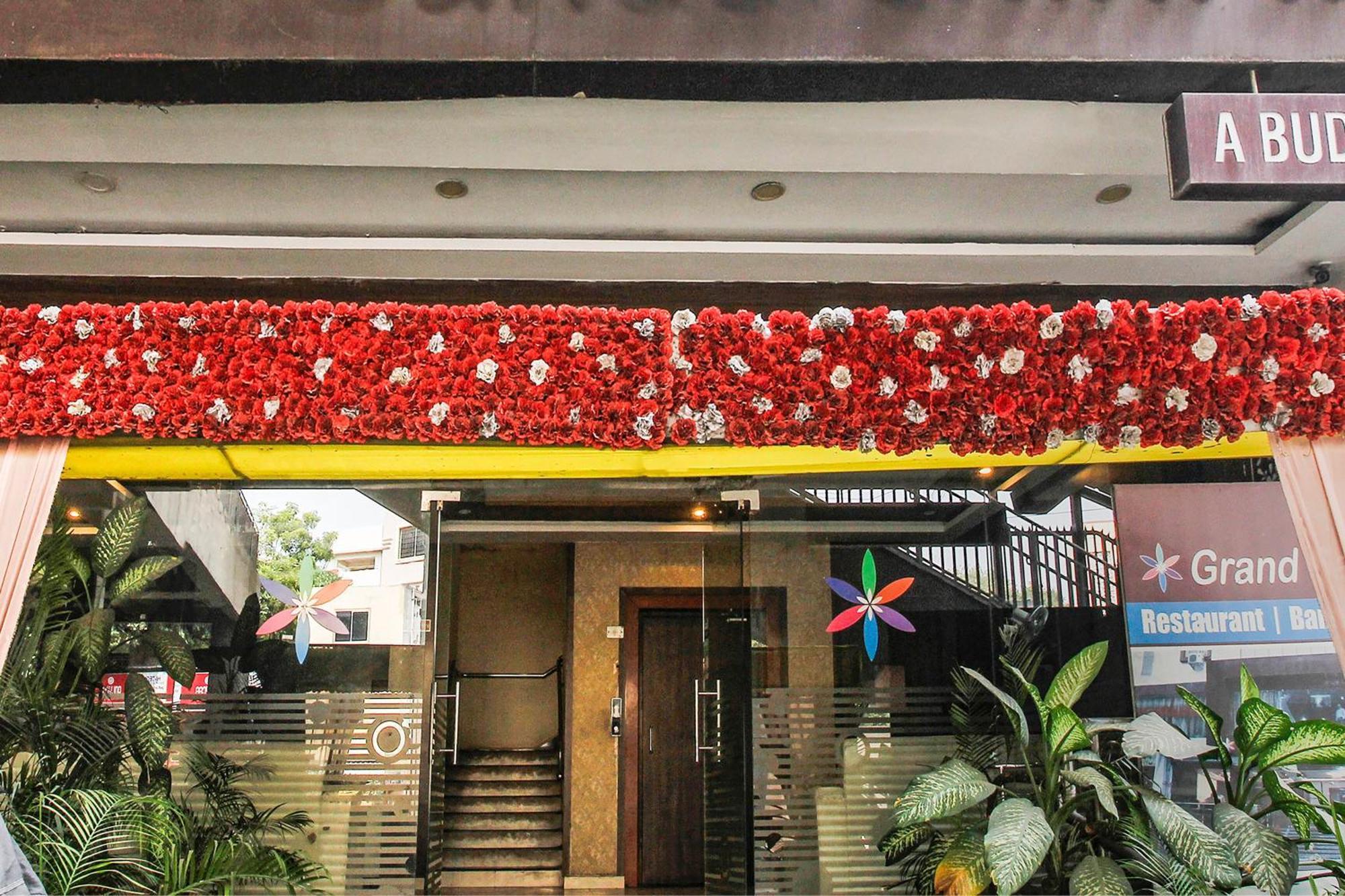היידראבד Flagship Grand Sandarshini Inn Near Mgbs Bus Station מראה חיצוני תמונה